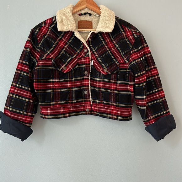 Levi’s • Cropped Black & Red Plaid Corduroy & Sherpa Trucker Jacket Size Medium - Picture 9 of 17